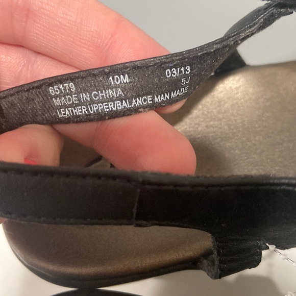 CLARKS Bendables Leather Wedge Sandals black color Women's Sz 10M - Picture 7 of 16